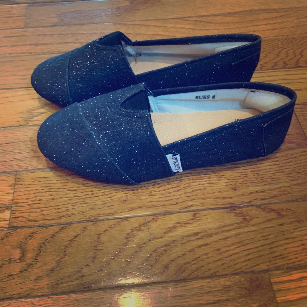 Corky’s glittery size 6 women’s shoe